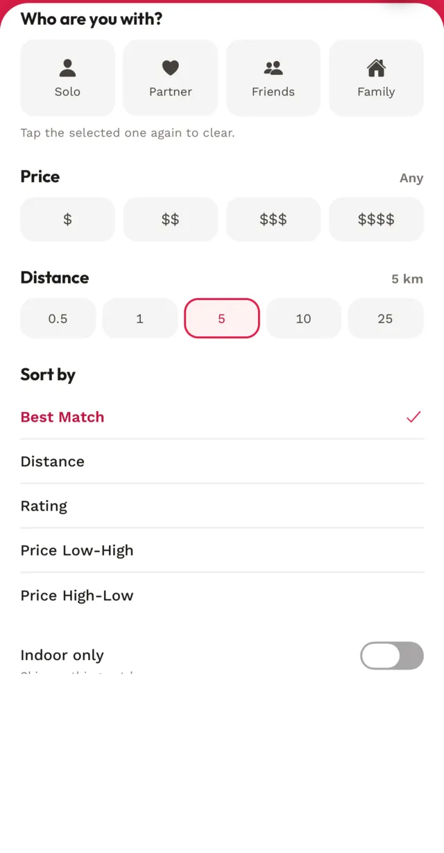 Filters sheet: who you are with (solo, partner, friends, family), price levels, distance from 0.5 to 25 km, and sort order.